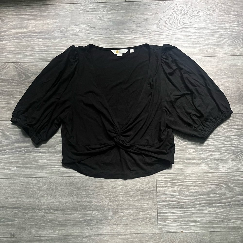 Boden Black Short Bubble Sleeve Twist Front Viscose Cropped Shirt Size 10 Summer